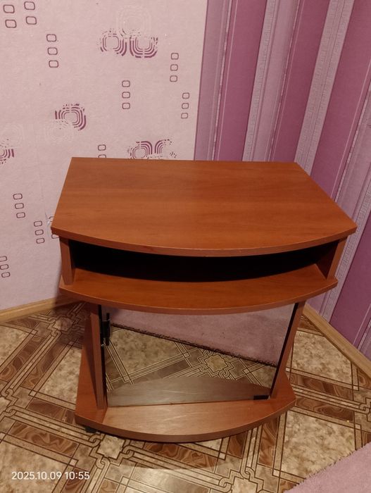 Тумба, тумбочка під телевізор