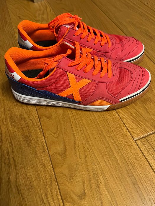 Sprzedam buty do futsalu Munich Gresca IN czerwone, rozmiar 40