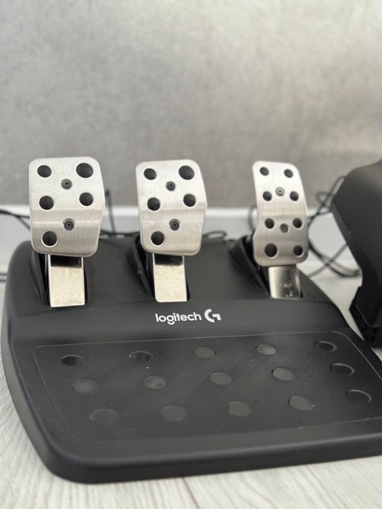 Ігровий руль Logitech g29