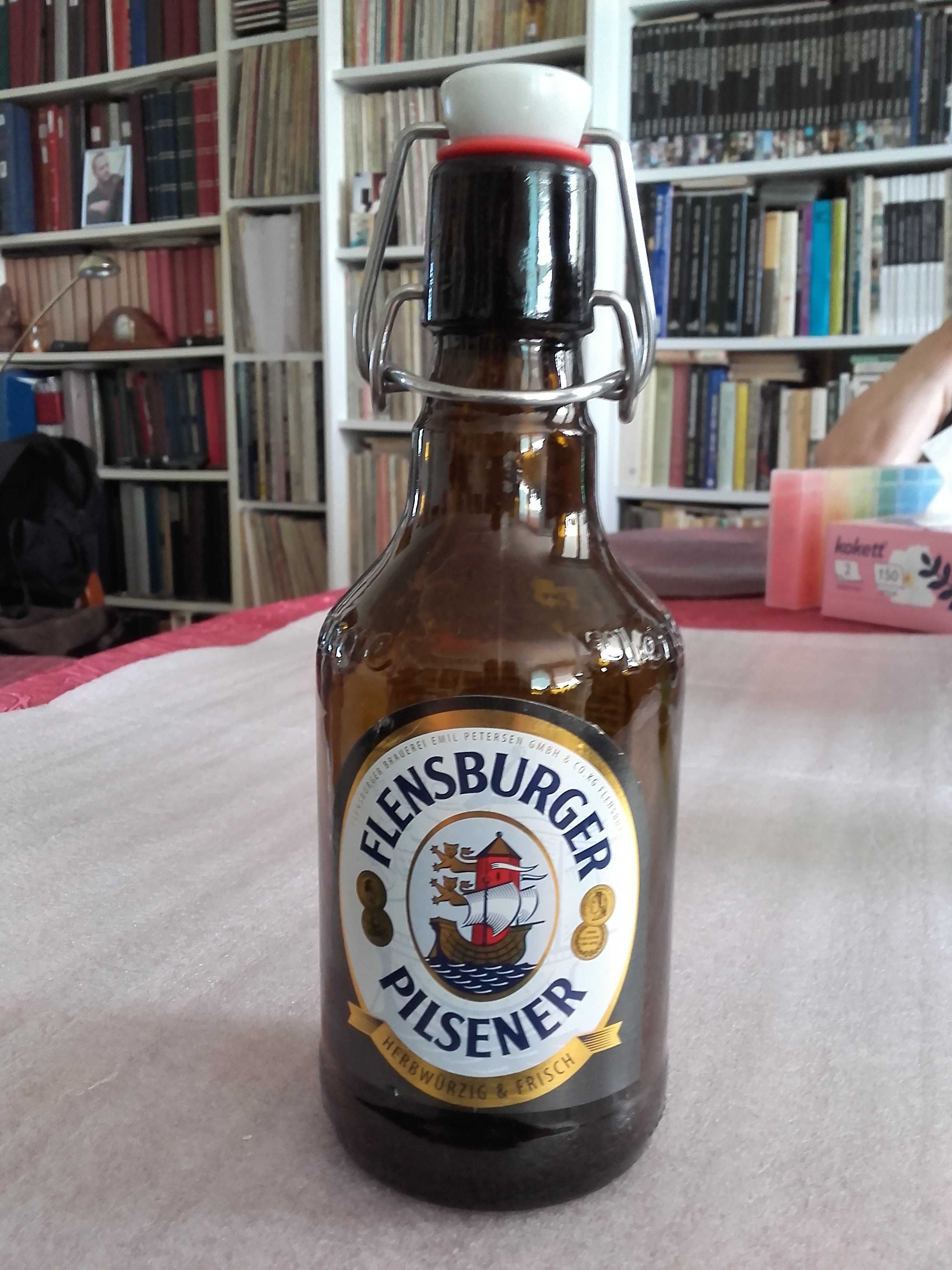 8 butelek 0.33 l. Flensburger Pilsener