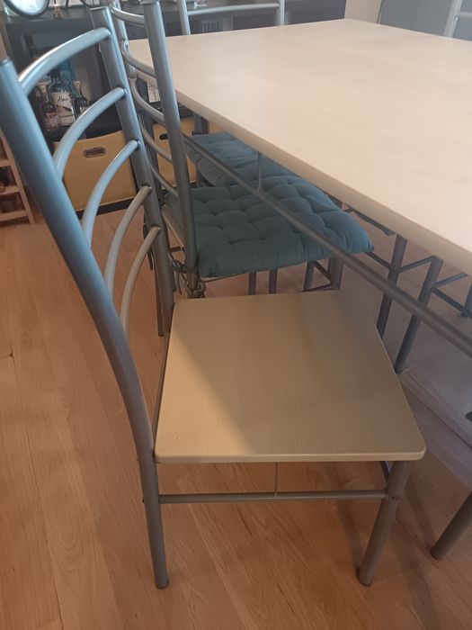 Mesa de jantar com 6 cadeiras