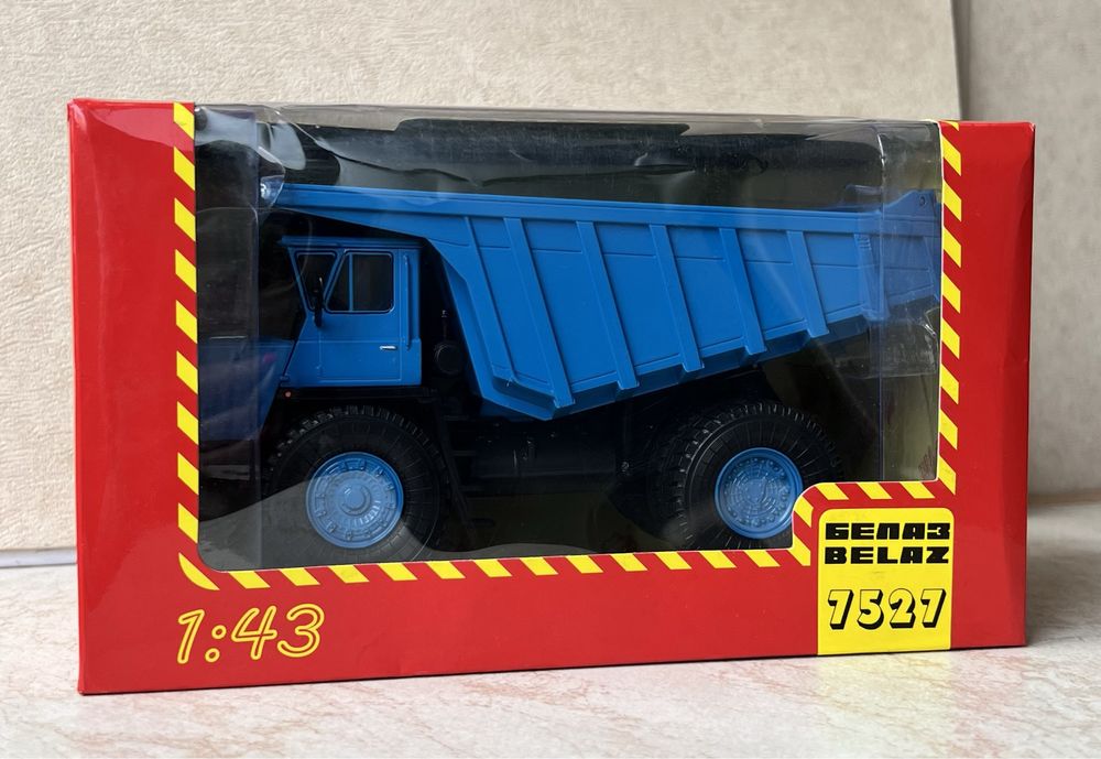 Модель автомобіля БЕЛАЗ 7527 НАП 1:43