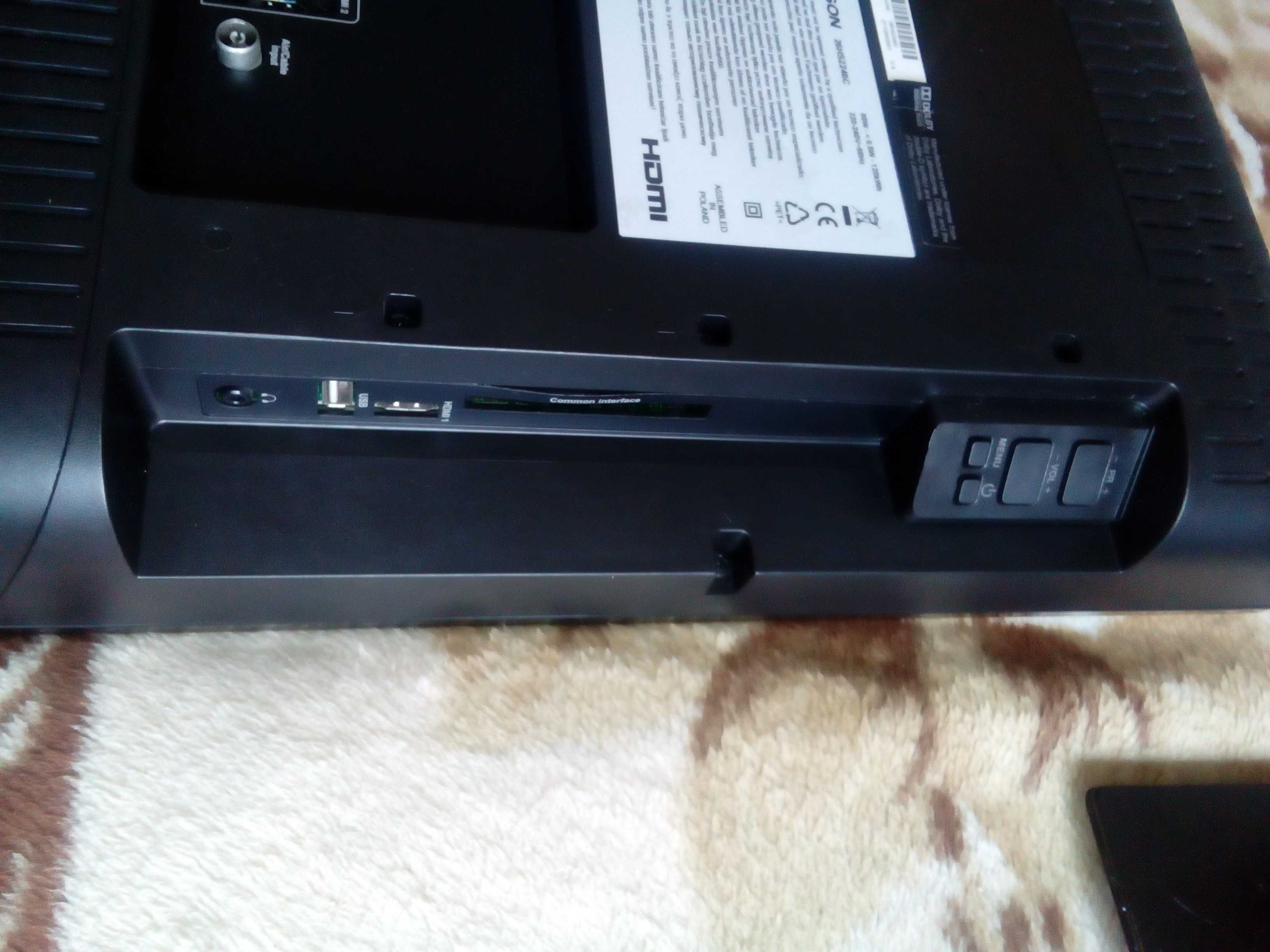 Telewizor THOMPSON 26HS2246C + Komputer stacjonarny