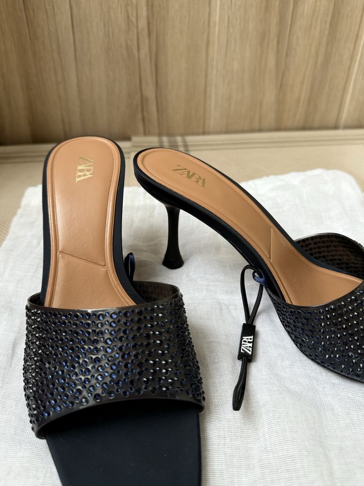 Босоніжки на підборах Zara