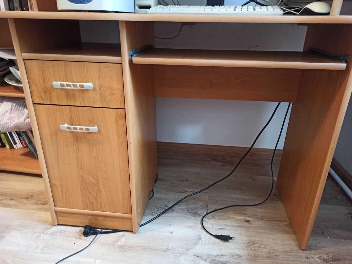 biurko z szafką szer 100xwys 75xgł 50