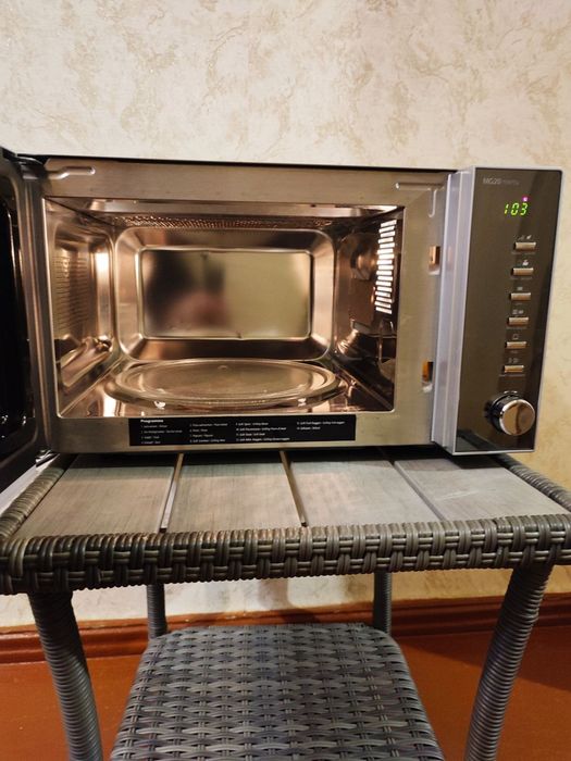 Мікрохвильова  СВЧ-пічь микроволновка  CASO MG 20 Chef Menu Germany