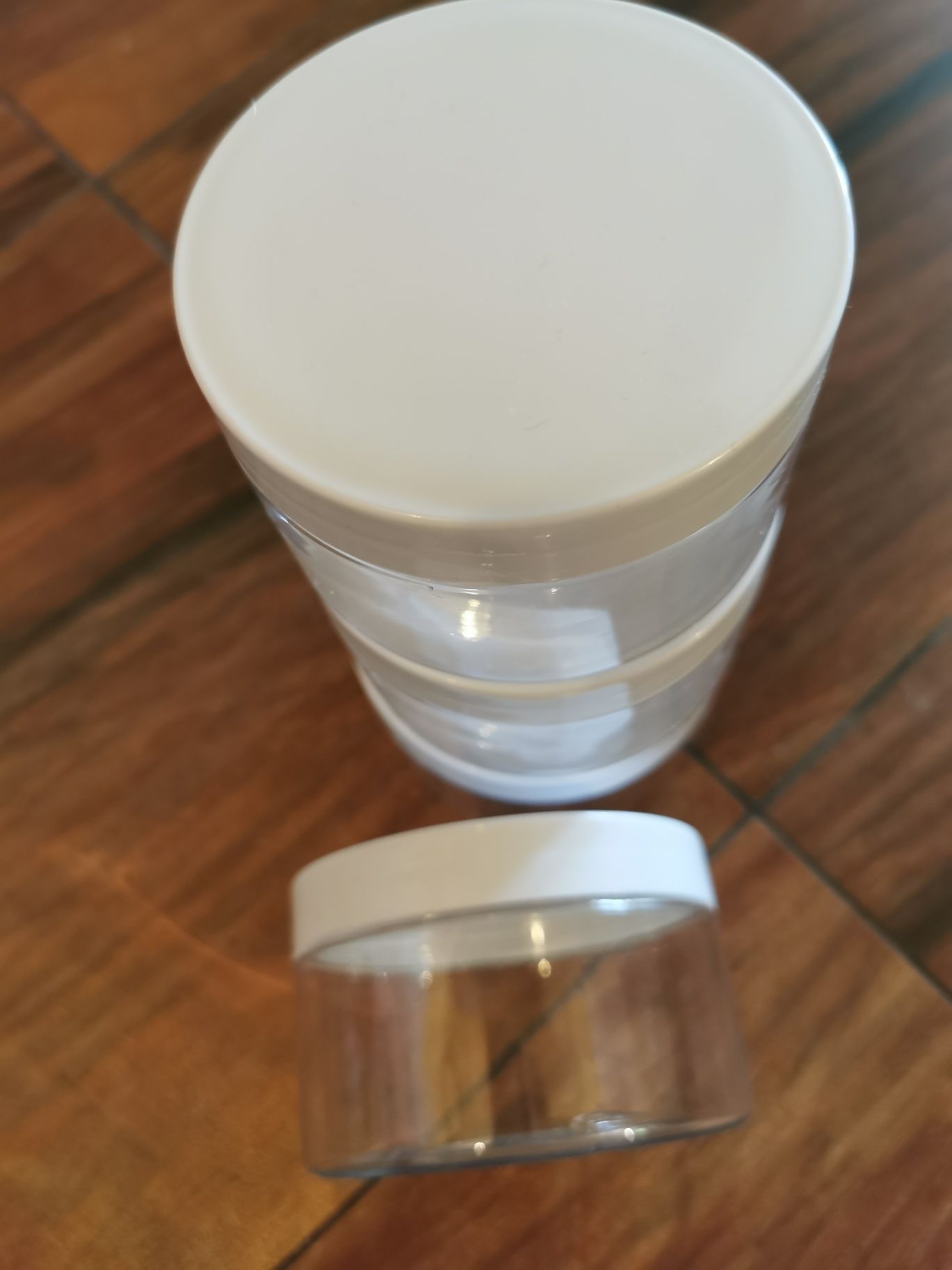 Pojemniki plastikowe 4 szt
