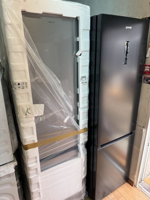 Холодильник Samsung 390L Wifi