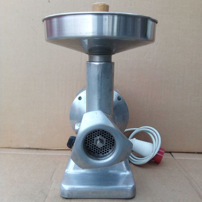 Мясорубка Everest TCE 12, 380В, б/у