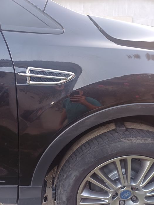Błotnik prawy lub lewy Ford Kuga Mk 2 kolor FD
