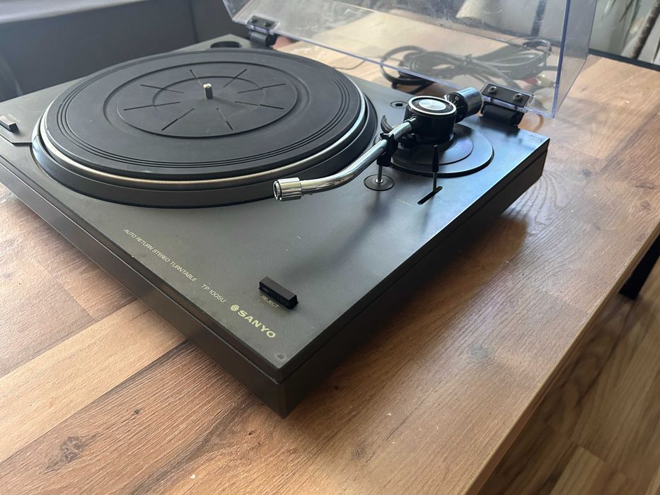 Gramofon  SANYO TP 1005U