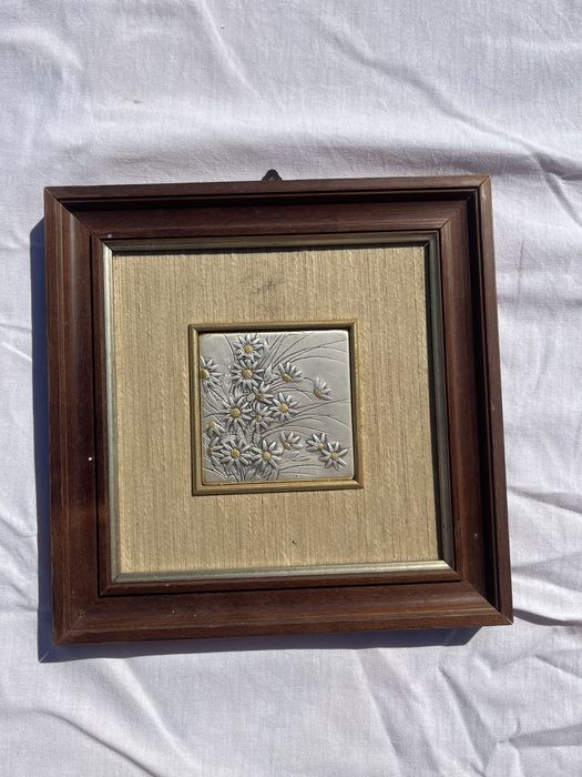 Obrazek srebrny w drewnianej ramie