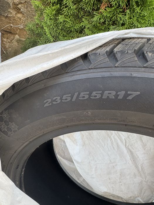 Зимові колеса майже нові Nexen 235/55/R17