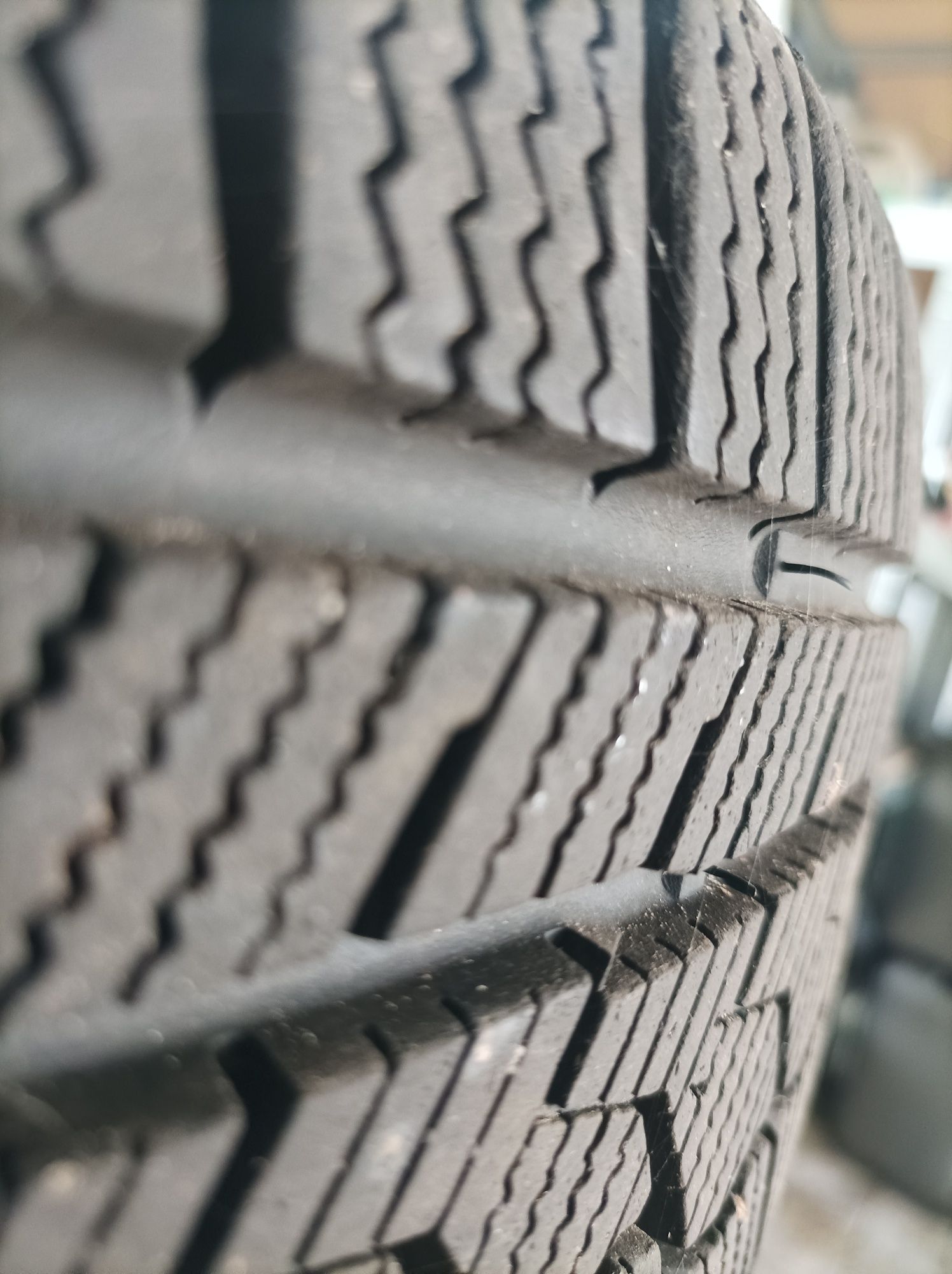 Opony zimowe z felgami 5x112 205/55 R16