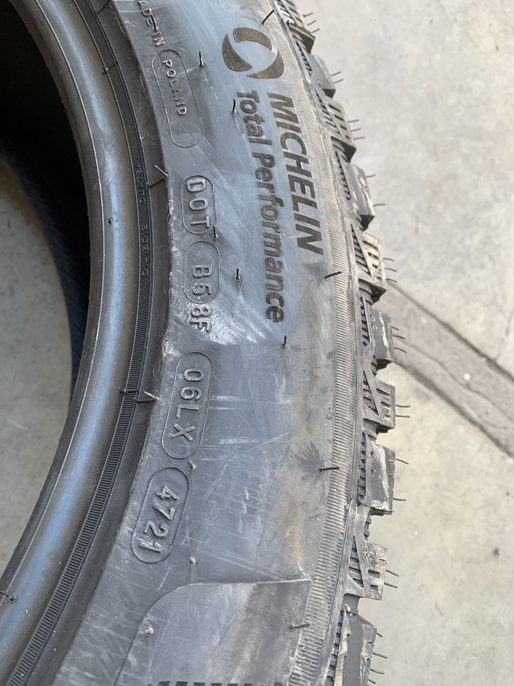 (8шт) нові 235/55R19 Michelin X-Ice North 4 SUV (105T XL) шип зимові