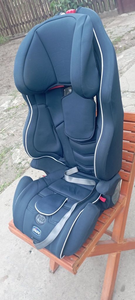 Автокресло Chicco Heptune