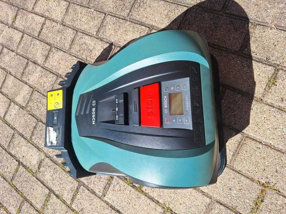 Robot koszący Bosch Indego S+ 400 z akumulatorem