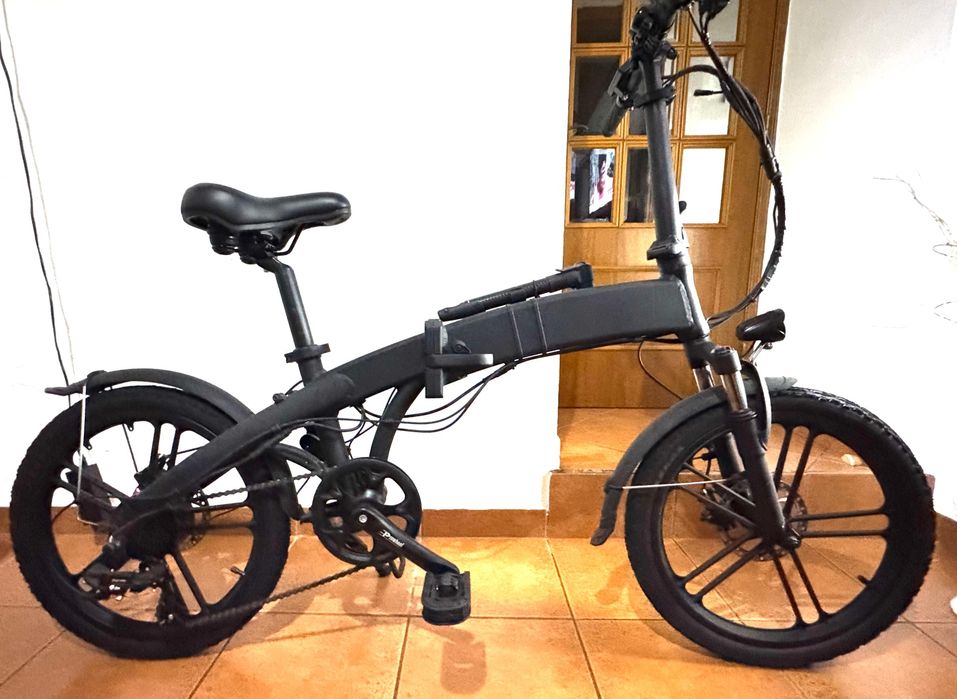 Bicicleta eléctrica dobrável