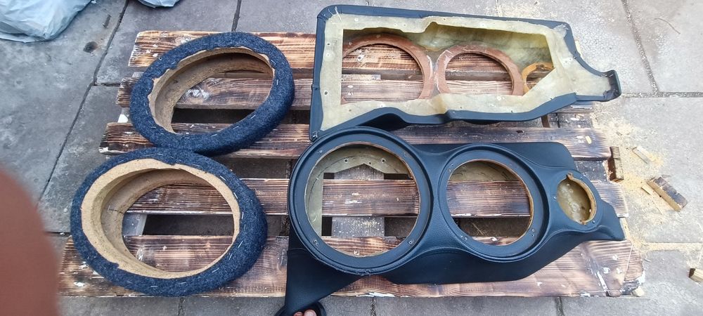 Подиумы под динамики на дверную карту автомузыку