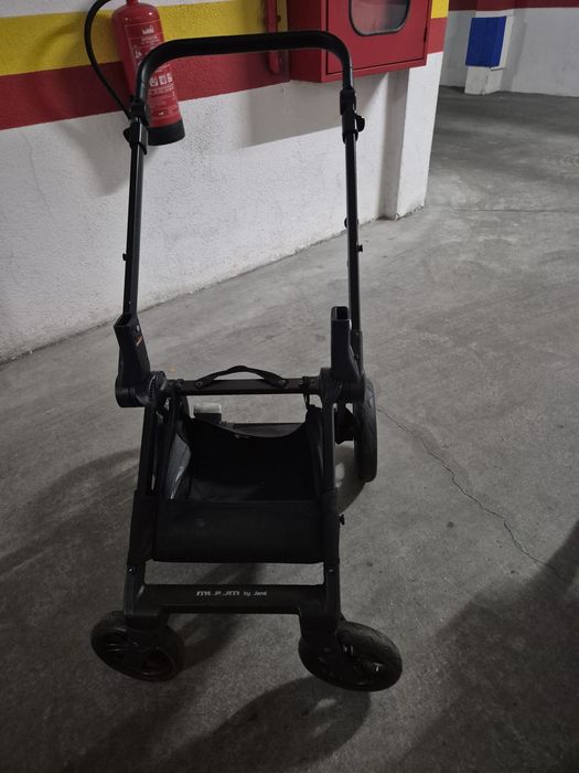 Carrinho muum jané trio mais isofix