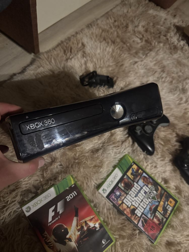 Xbox 360 S 500GB Dwa pady Gry