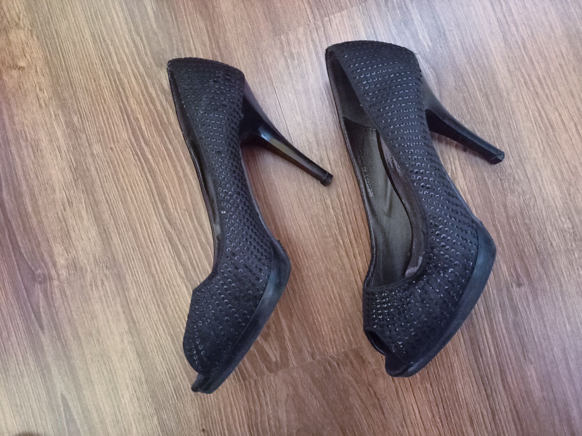 Czarne szpilki 40 buty damskie na obcasie cekinami szpilka obcas