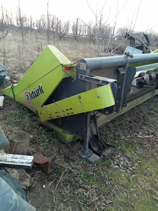 Жатка кукурузная. 6-ти рядна. Б/у . Жниварка кукурудзяна