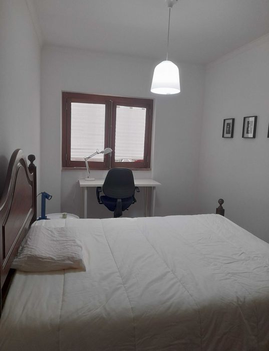 Quarto para estudantes Linha Amarela, Junto ao Metro