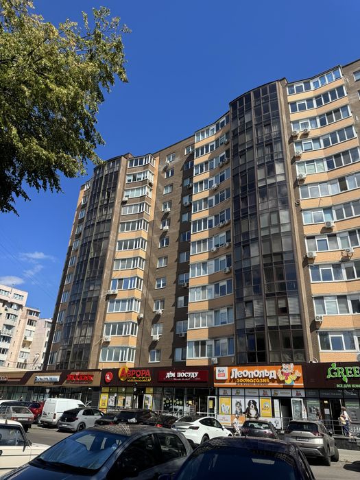 Оренда квартири на довгий термін в центрі Черкас. Є завджи світло