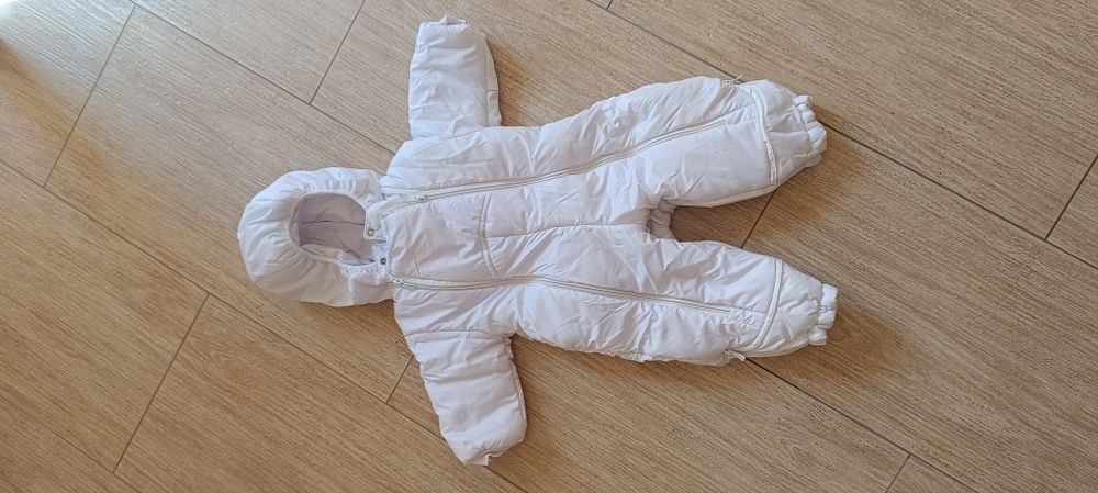 Продам детский комбинезон 62 размера