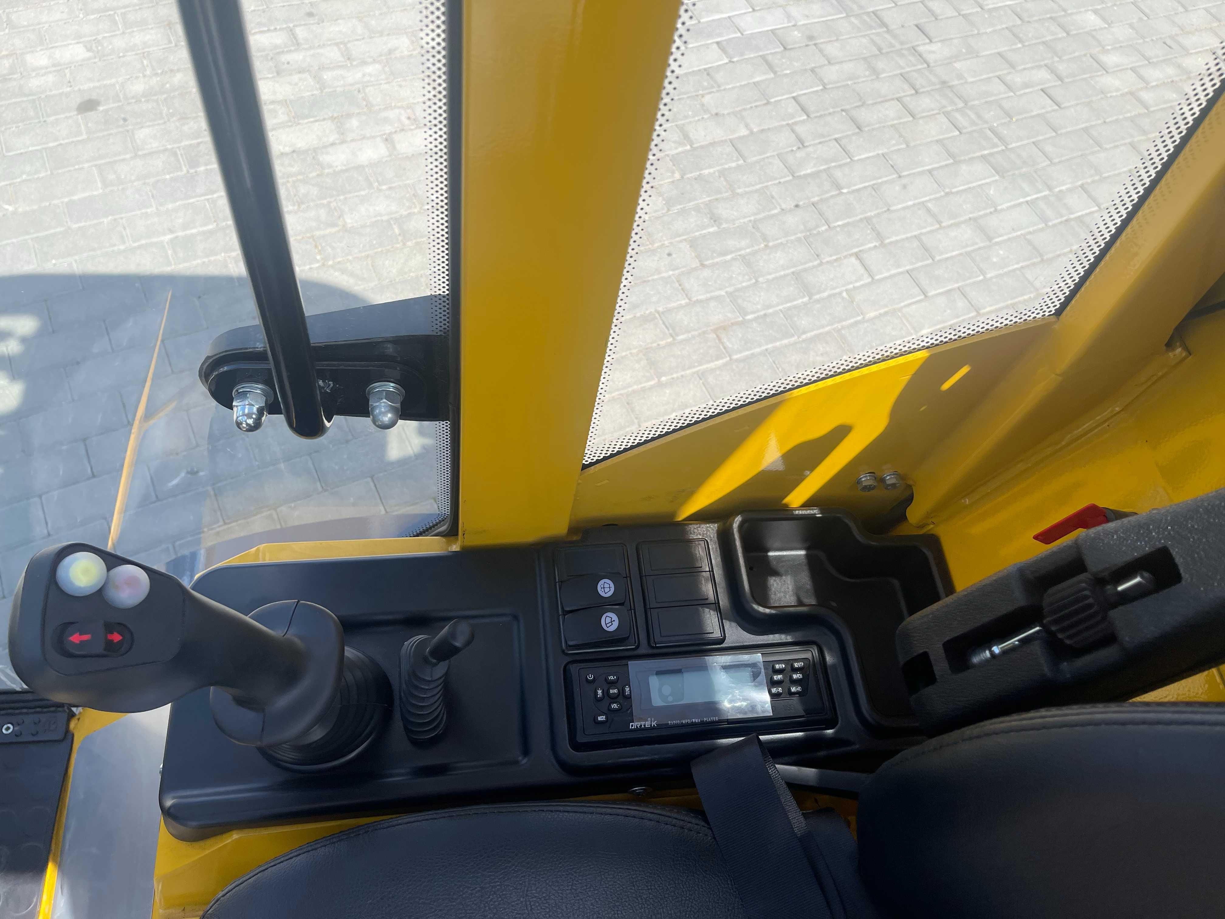 Ładowarka przegubowa EUROTRAC W12S z kabiną i Silnik KUBOTA V1505