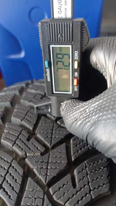 4x 235/60R18 DUNLOP WINTER SPORT 5 SUV bieżnik 7,29–7,50 mm zima 2022