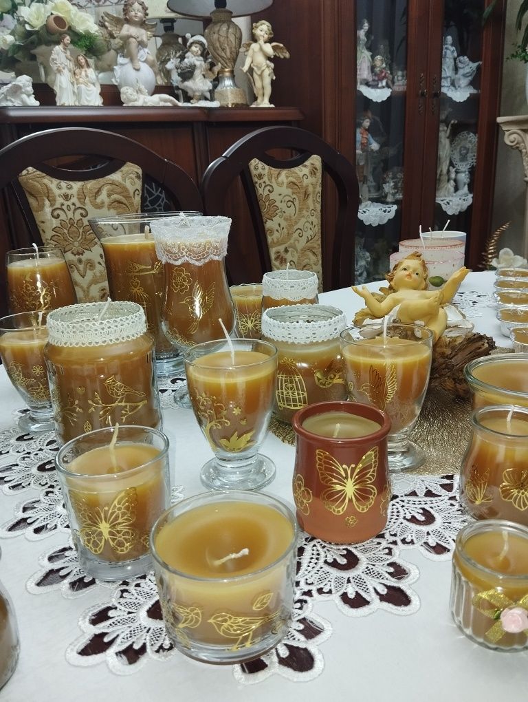 ,Elegancka  Naturalna świeca z Wosku Pszczelego ,w Ozdobnym Szkle.