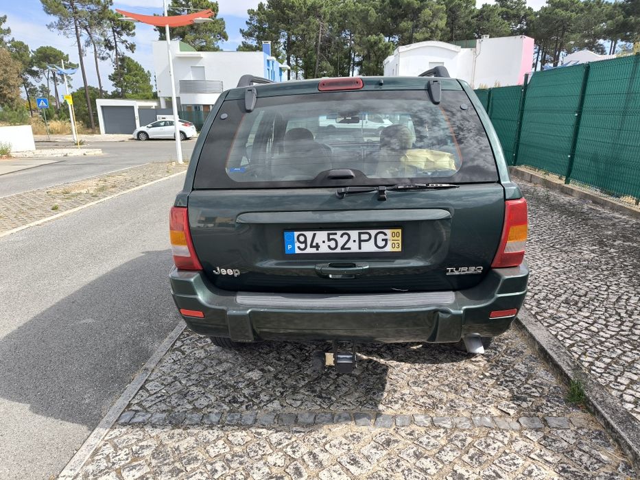 Cherokee de garagem em ótimo estado
