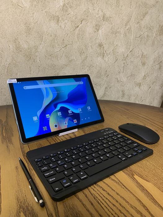 Планшет + чохол + підставка + стилус + клавівтура + миша + навушники