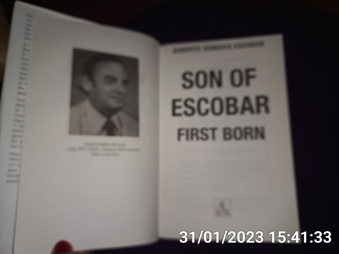 книга английский Roberto Sendoya Escobar Son of Escobar First Born