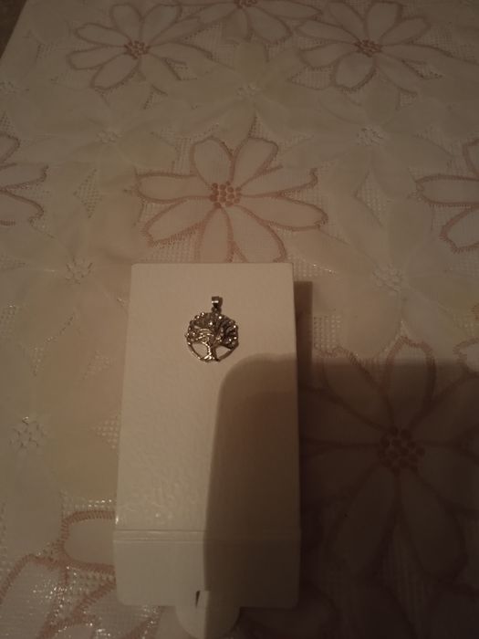 Подвеска- дерево,со стразами