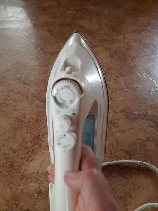 Утюг Philips в робочому станi