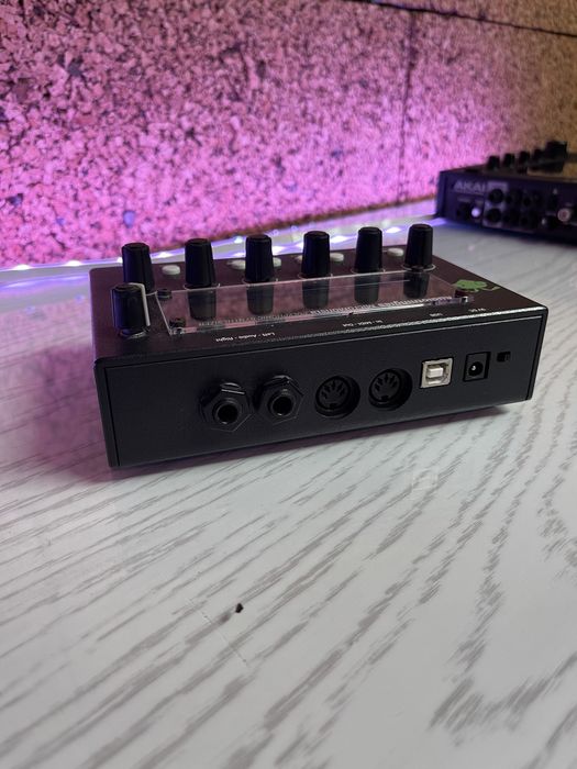Sintetizador Micromonsta MK1