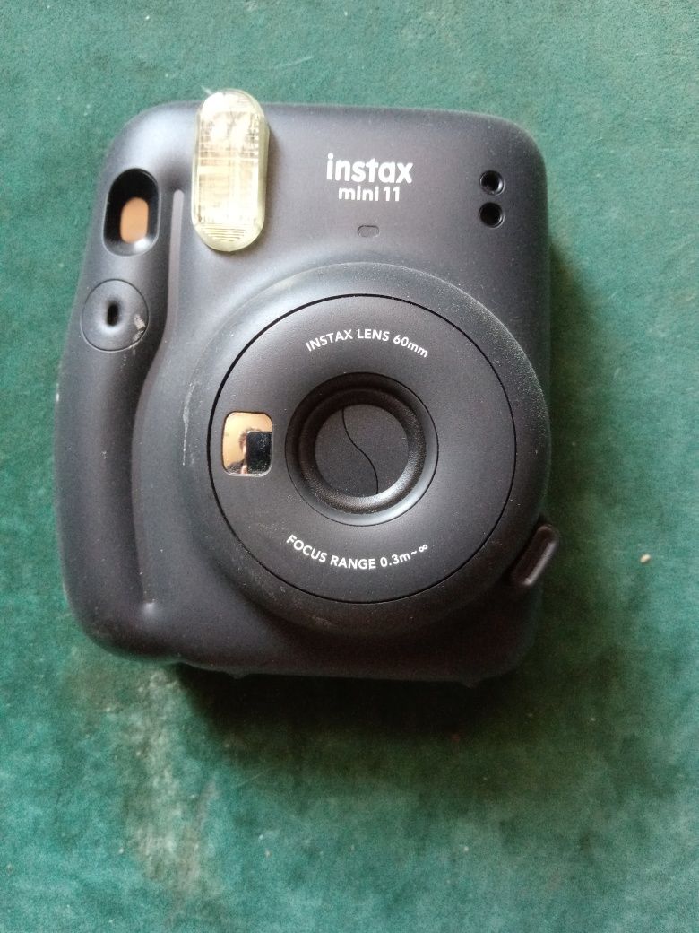 Aparat Instax 11 mini czarny