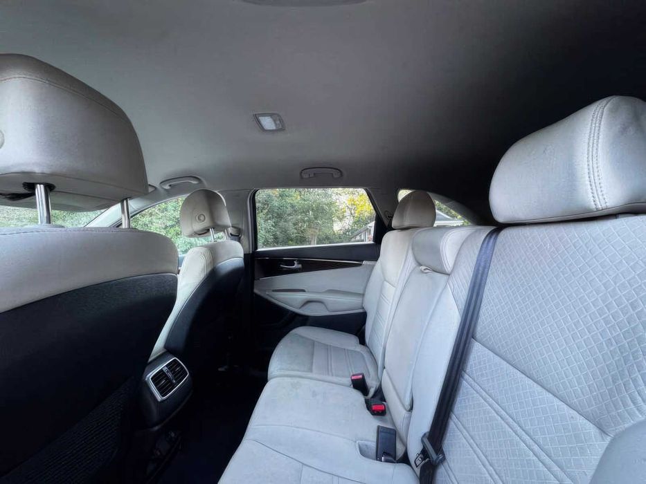 Kia Sorento LX      2017