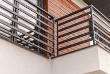 Balustrada zewnętrzna stalowa. Nowoczesne balustrady stalowe. Ocynkow