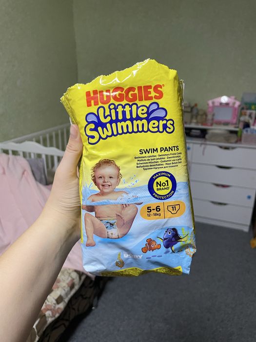 Продам підгузки трусики для плавання Huggies