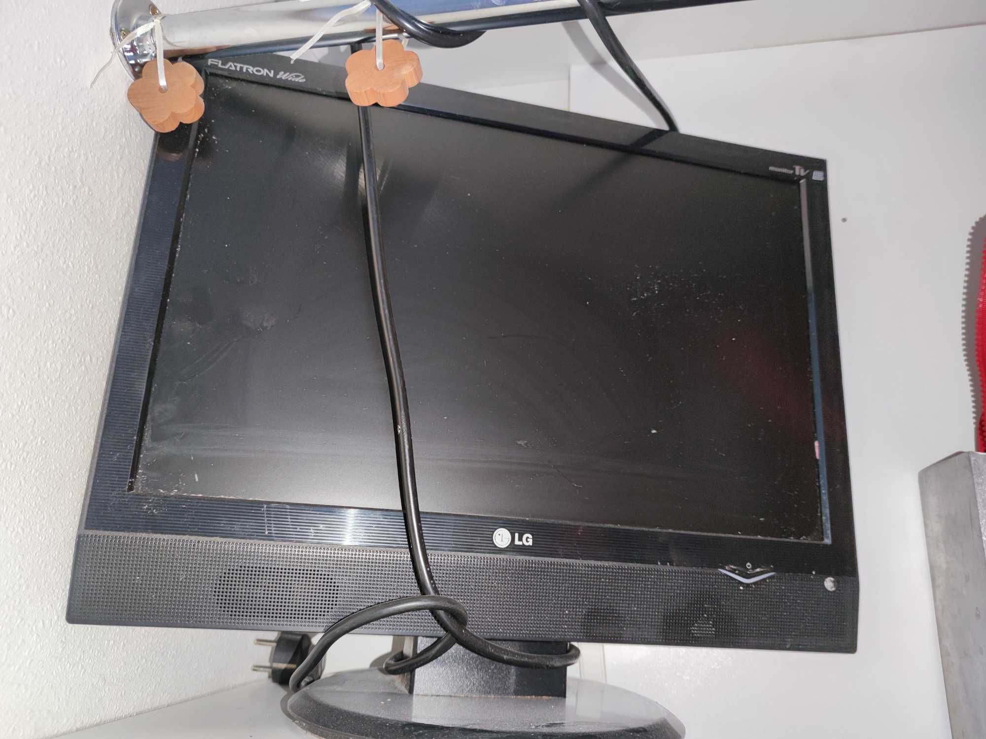 Telewizor z monitorem komputera