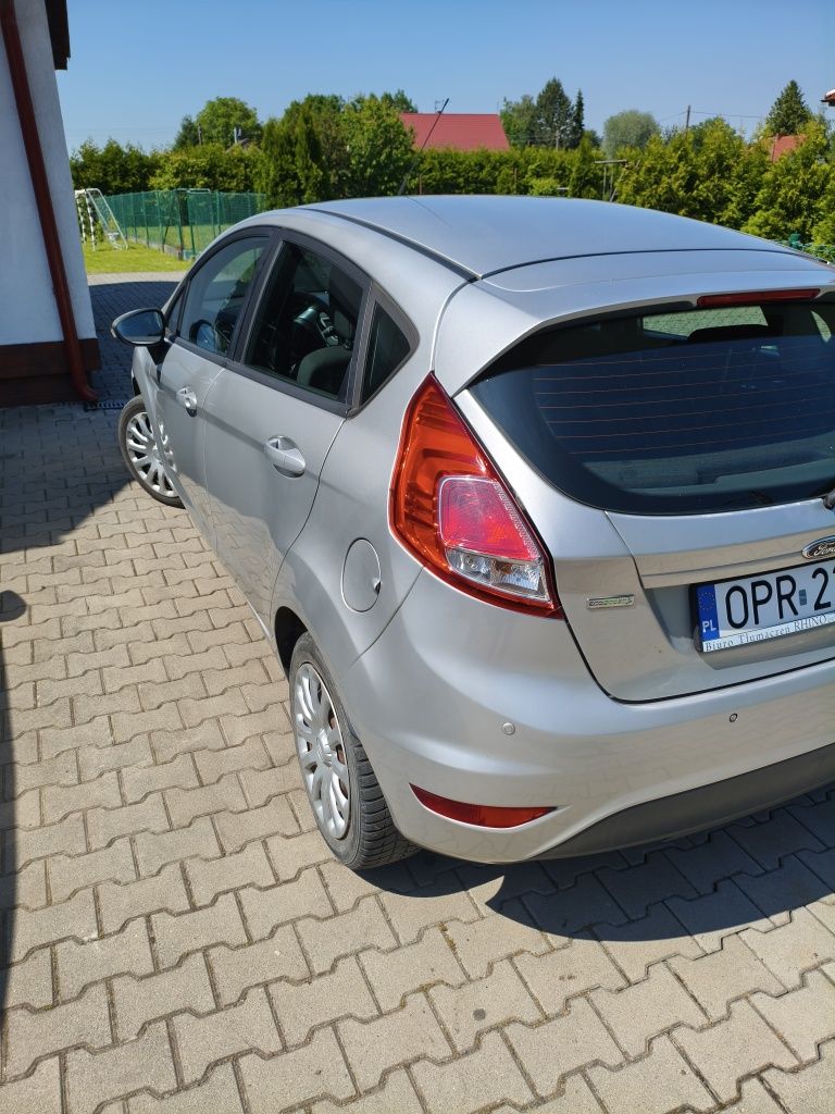 Sprzedam forda fiestę