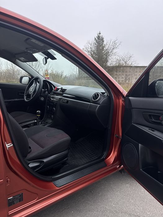 Продам  автомобіль Mazda 3