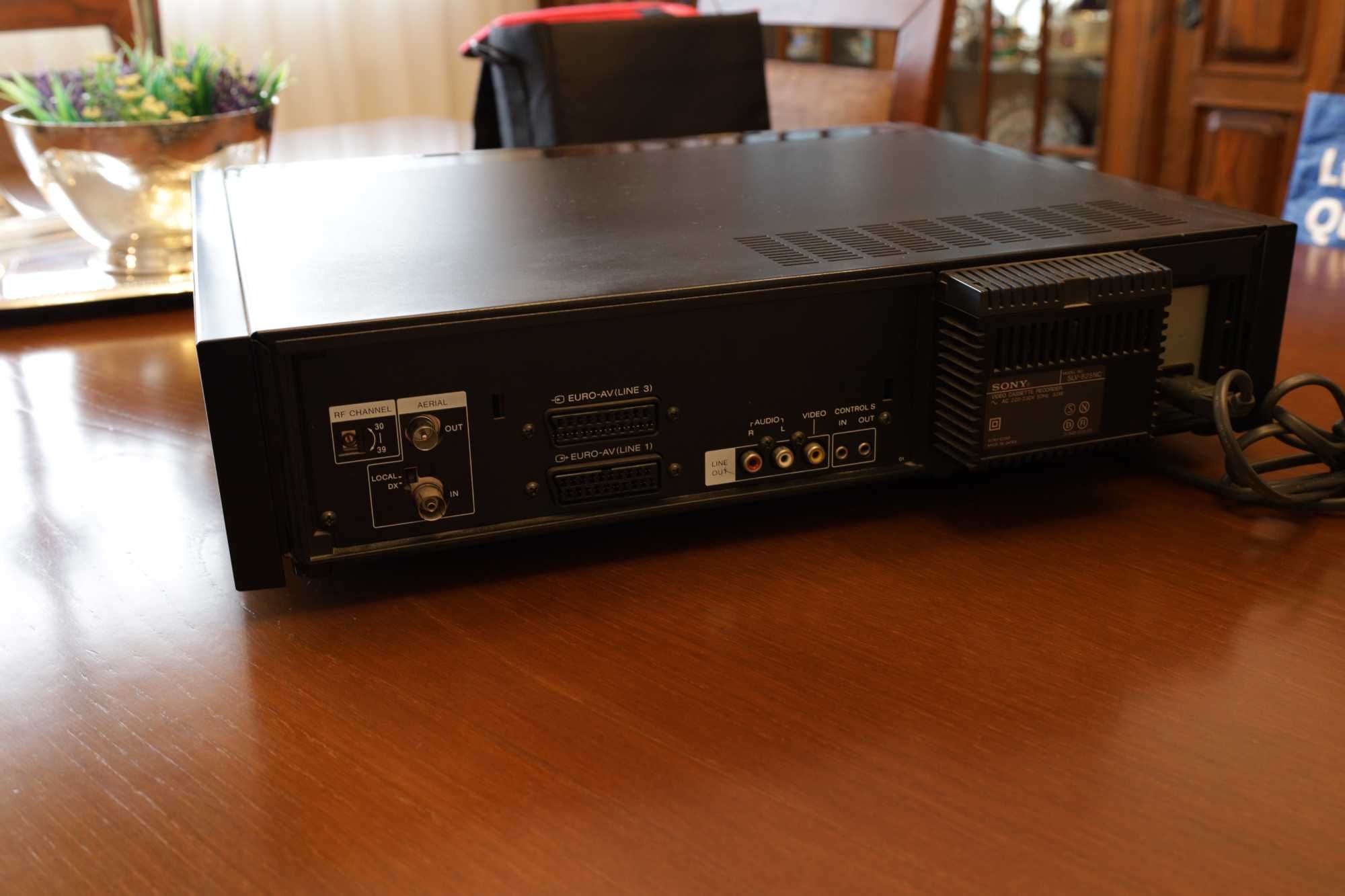 Video cassete recorder e   CD/DVD player Sony  para peças