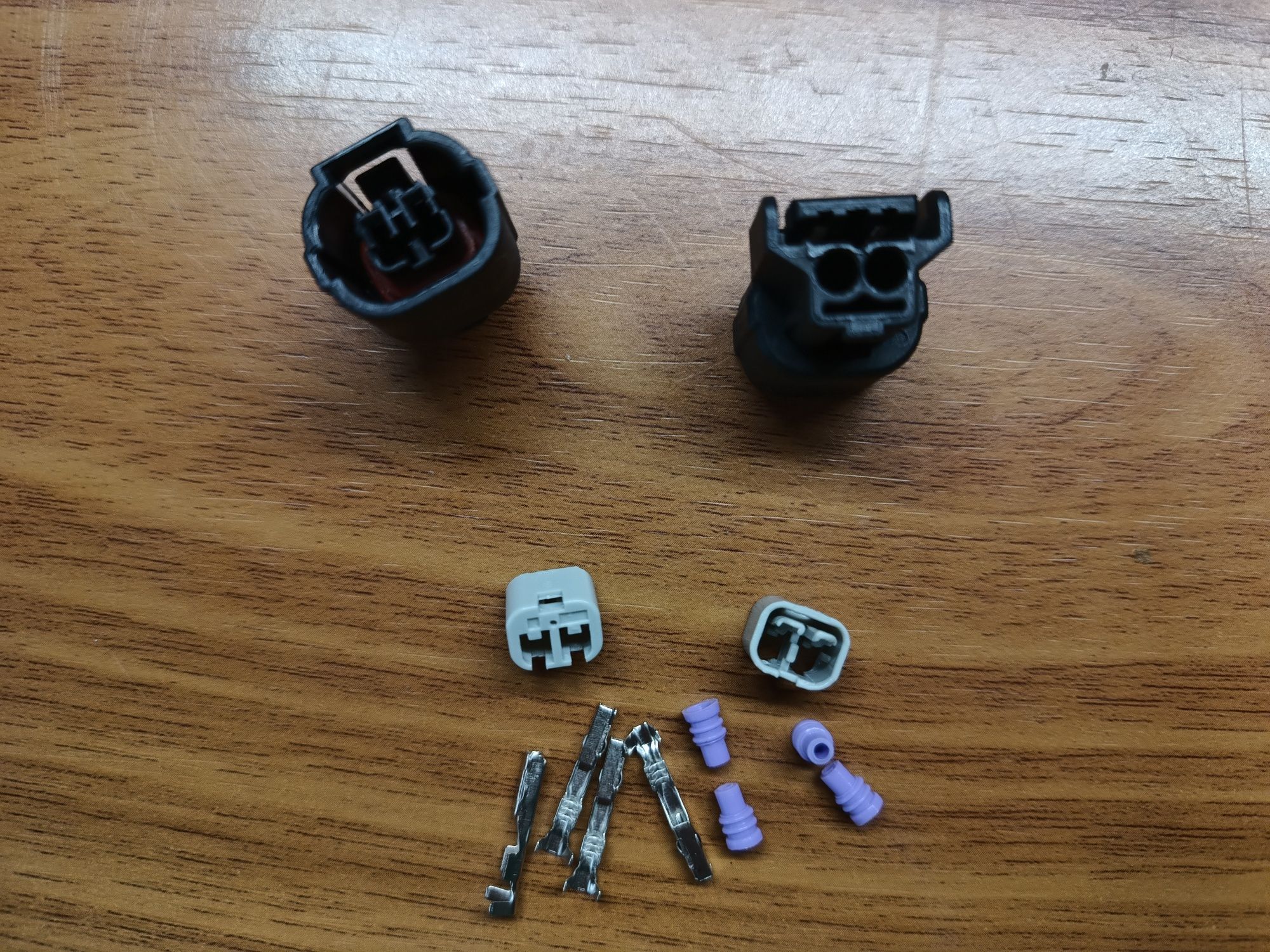 2x Wtyk żeński sumitomo do motocykla Honda. Halogeny