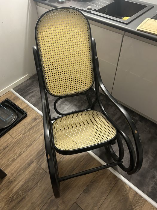 Fotel bujany z czasów PRL-u