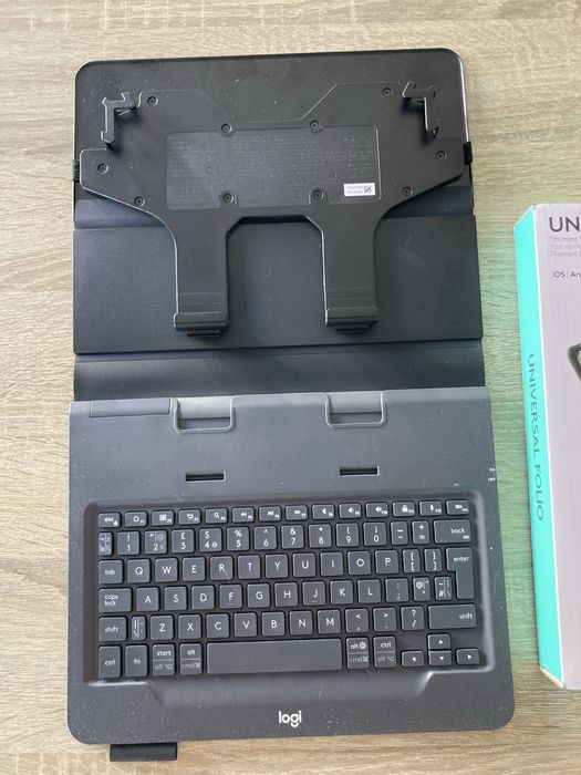 Teclado Tablet e iPad universal